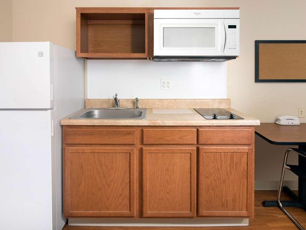 Extended Stay America Select Suites - Wichita - South Стая снимка