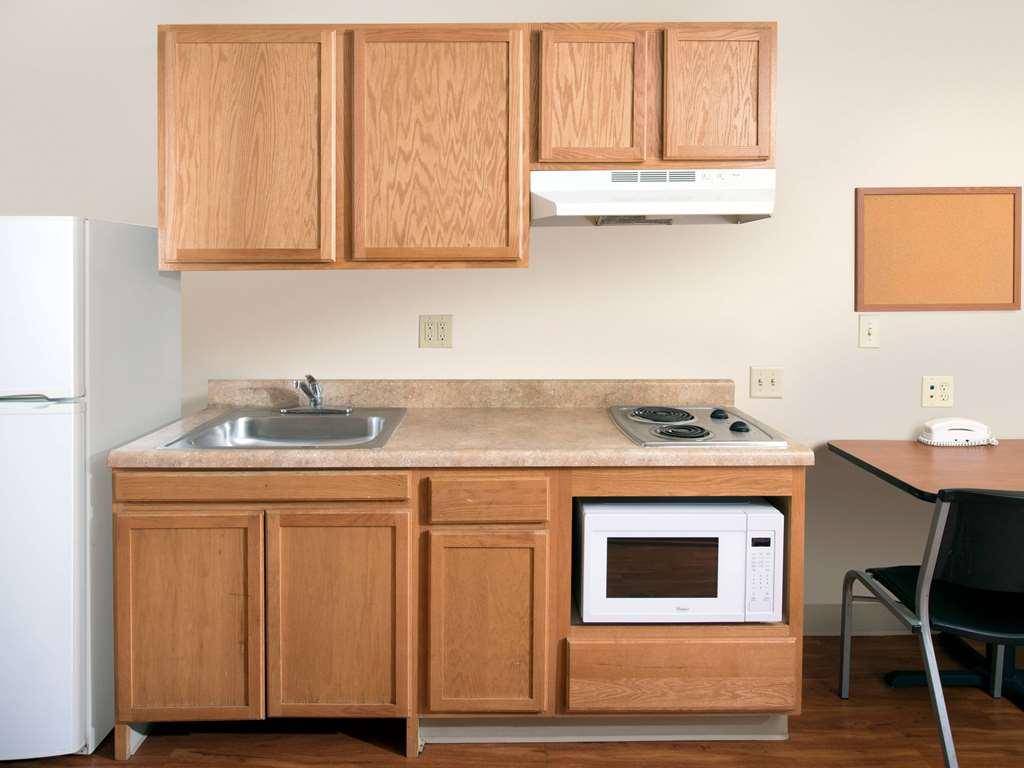Extended Stay America Select Suites - Wichita - South Стая снимка