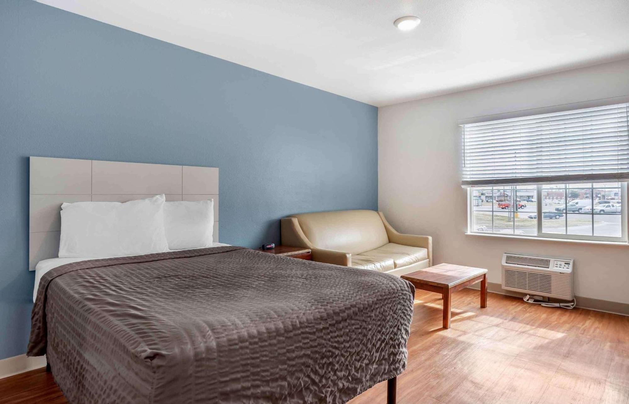 Extended Stay America Select Suites - Wichita - South Екстериор снимка