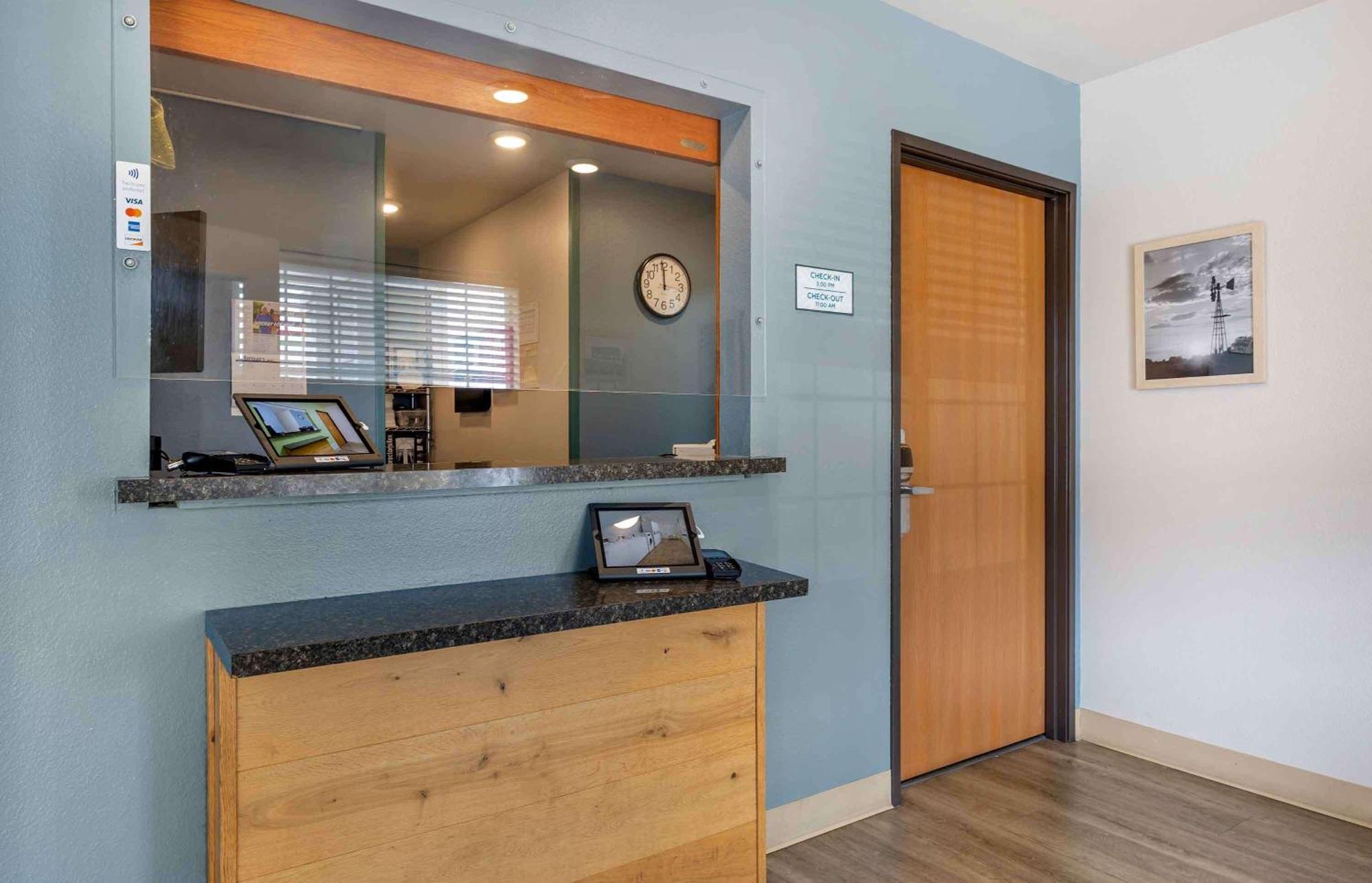 Extended Stay America Select Suites - Wichita - South Екстериор снимка